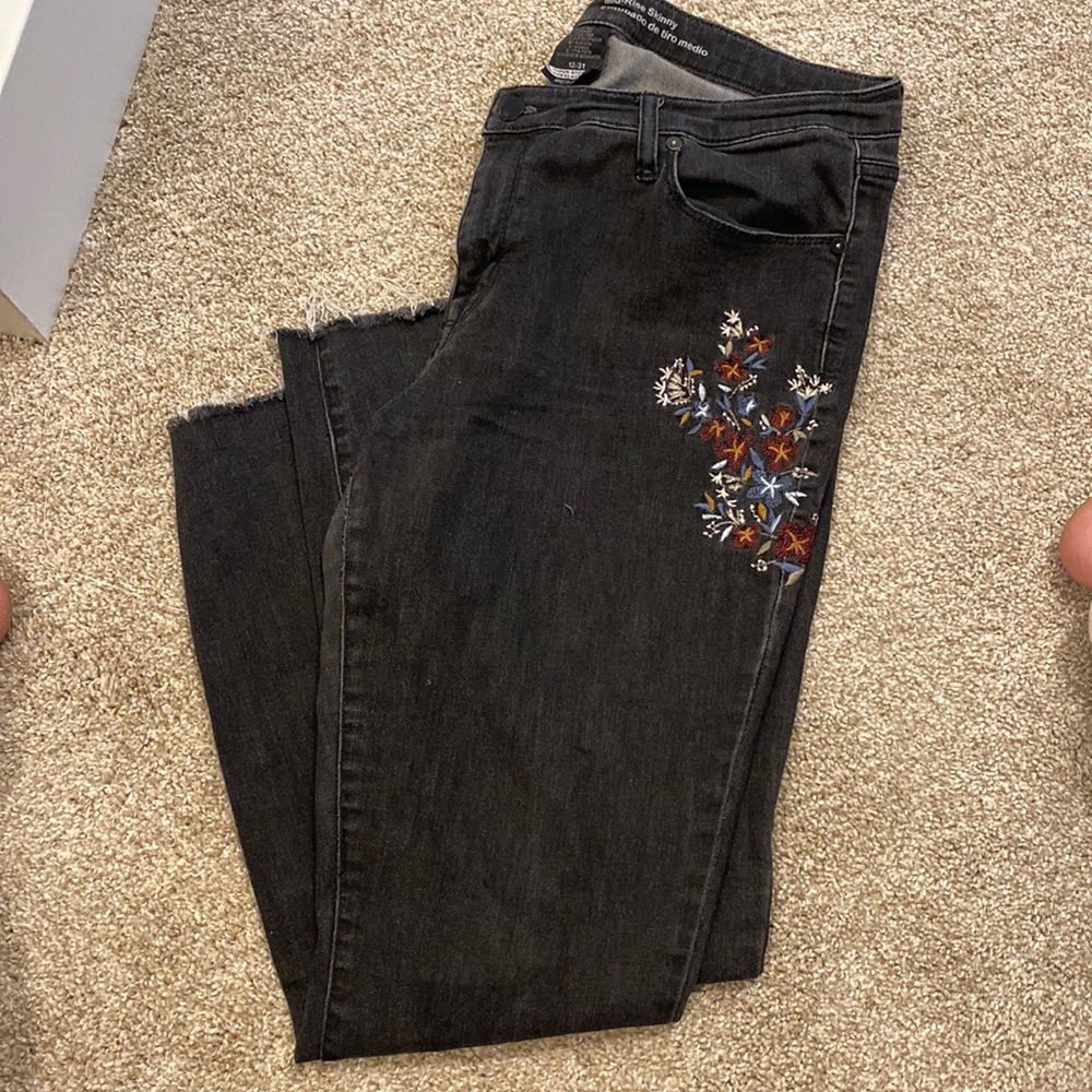 Embroidered Black Skinny Jeans